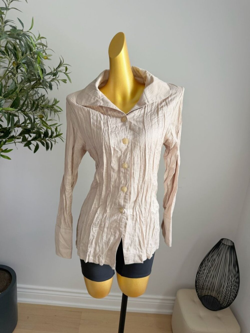 Vintage Inspired Cream Crinkle Button Down Blouse Size M